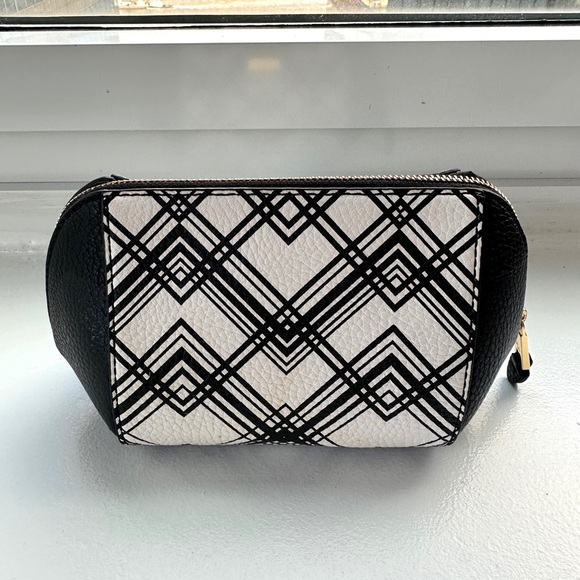 Ralph Lauren Cosmetic Case - Picture 2 of 7